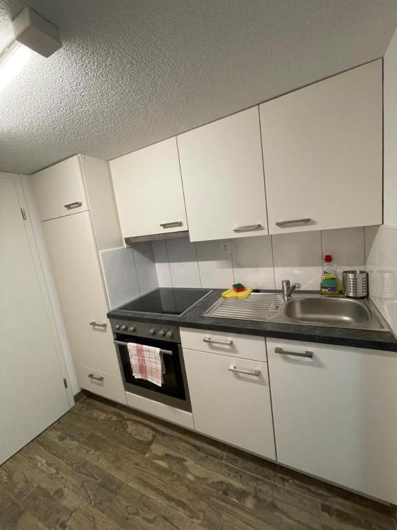 Modern Studios Spielmatte room 2