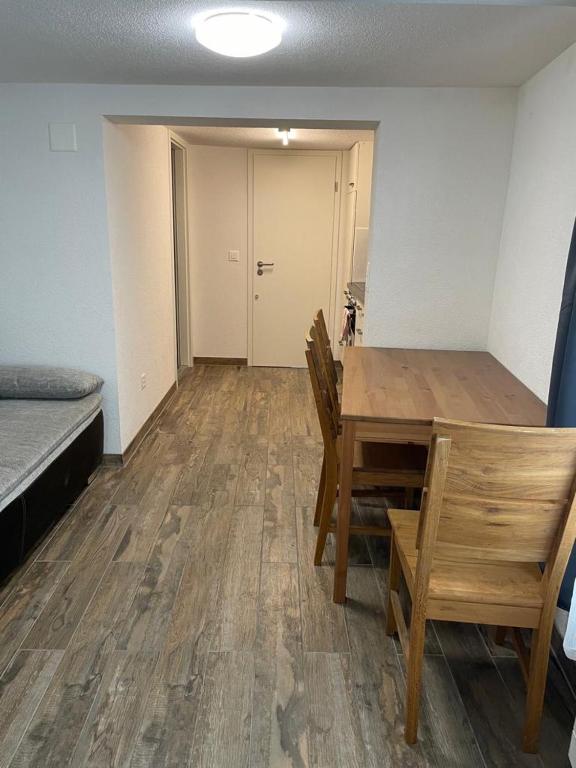 Modern Studios Spielmatte room 5